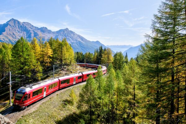 Van ondernemersdrukte naar rust: onthaasten per trein in Zwitserland