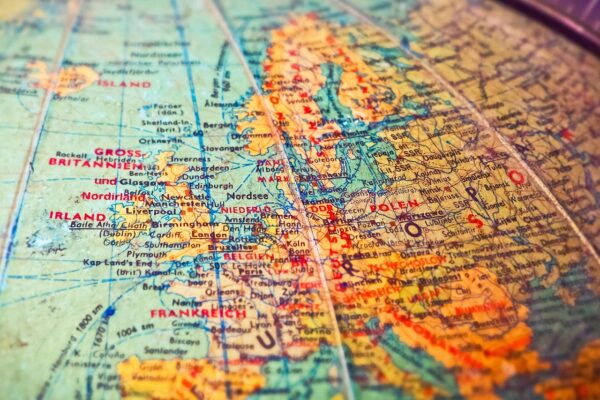 Wat verdient Lard Friese van Nationale-Nederlanden?